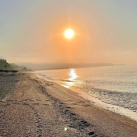 Escapada Familiar En Torrox Costa A 100M De La Playa, Vistas Al Mar Y Parking Gratis Daire Dış mekan fotoğraf